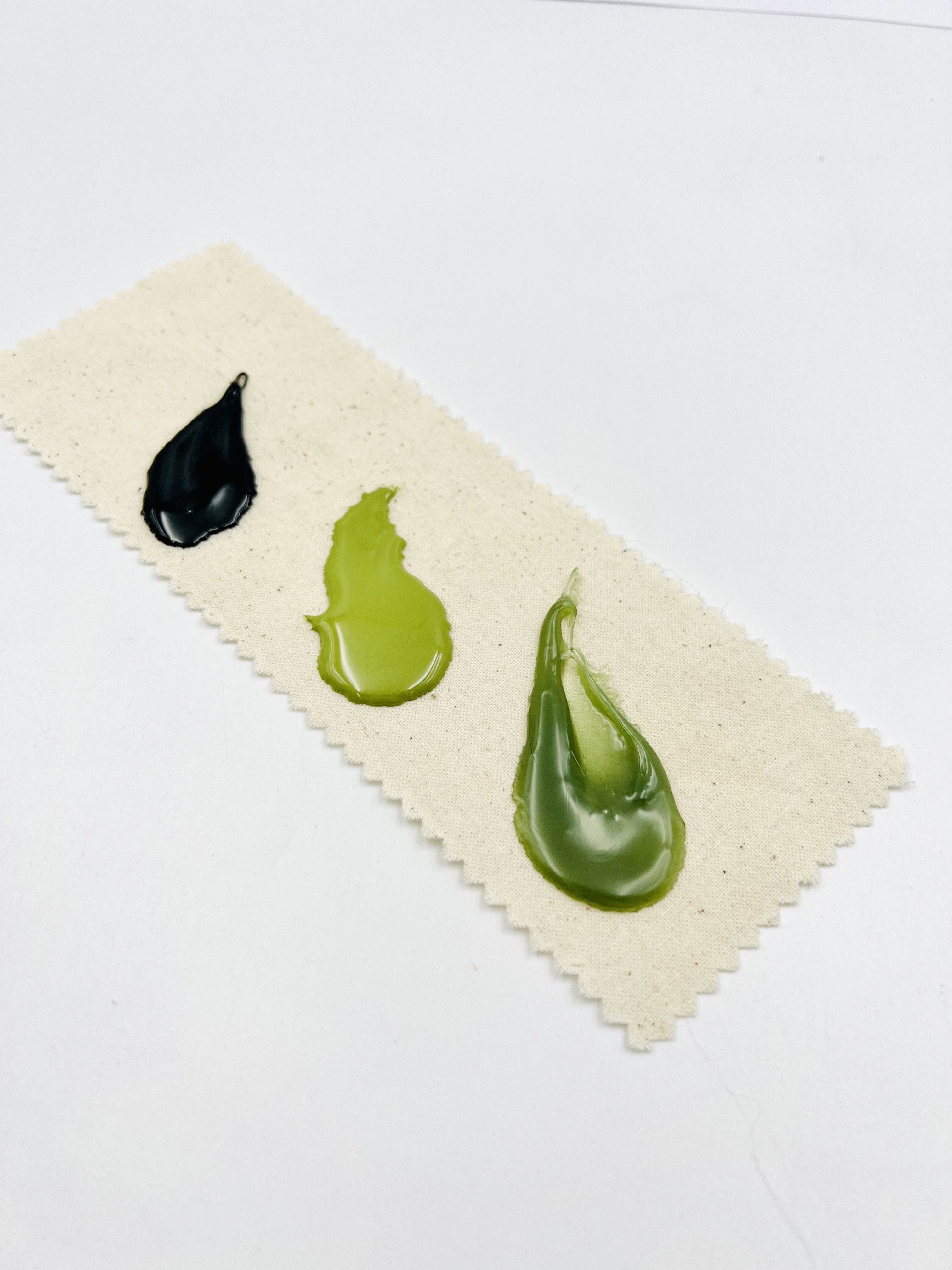 Ubame Charcoal Wax and Seaweed Mineral Hard Wax: The Next Level of Waxing Service